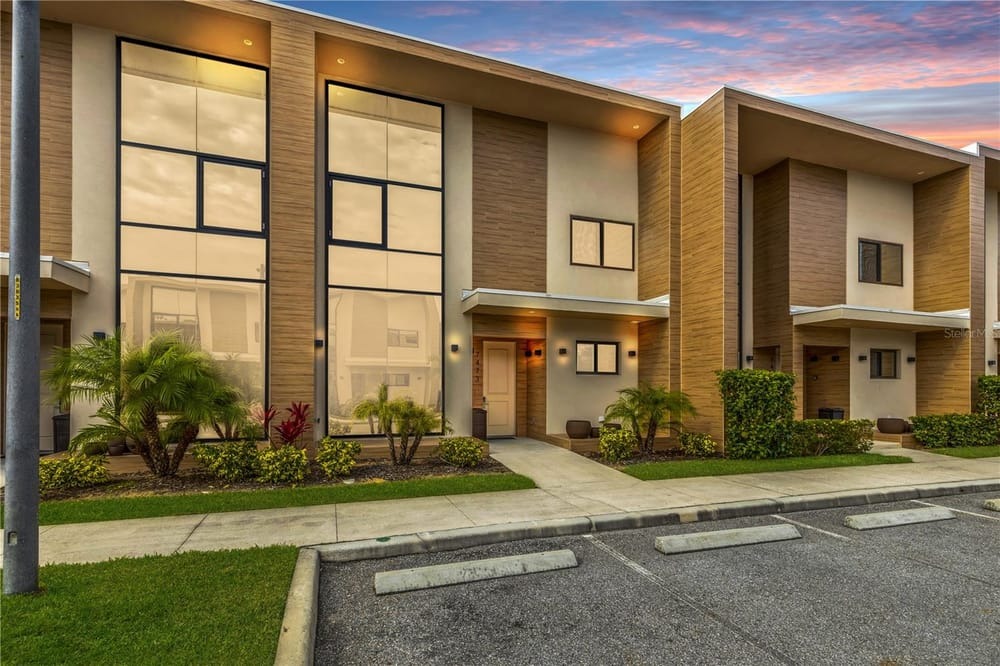 4 bedroom vacation townhouse at Magic Village Views - Image 1