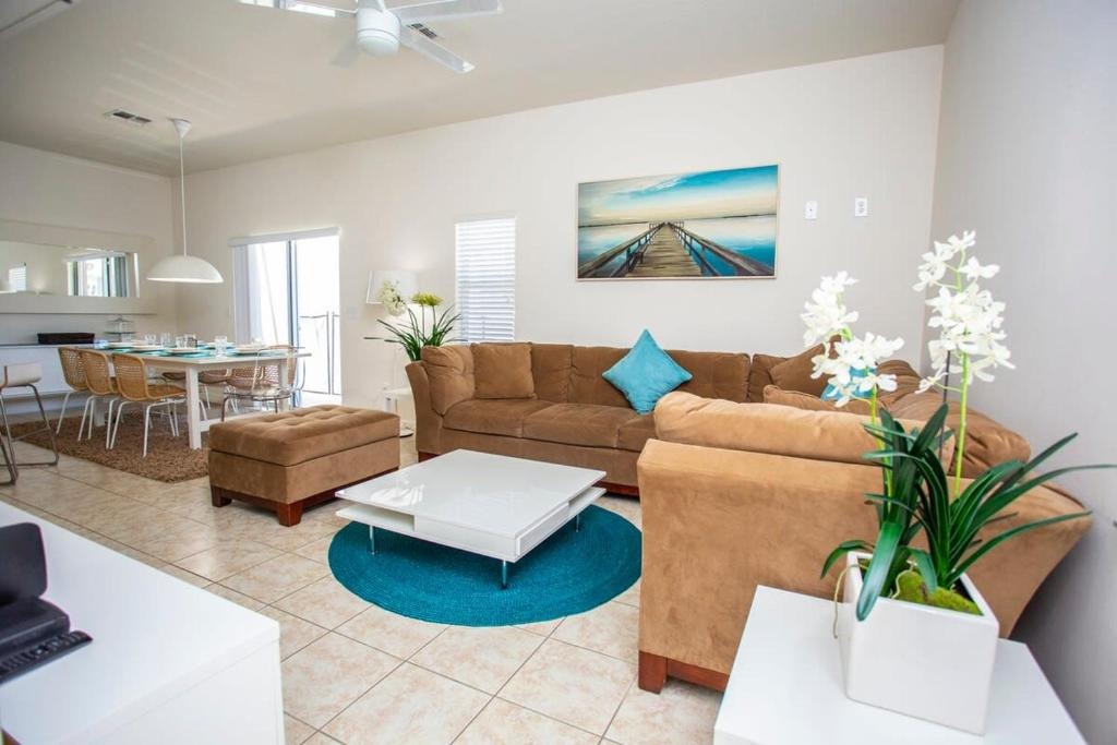 4 bedroom vacation townhouse at Bella Vida - Image 2