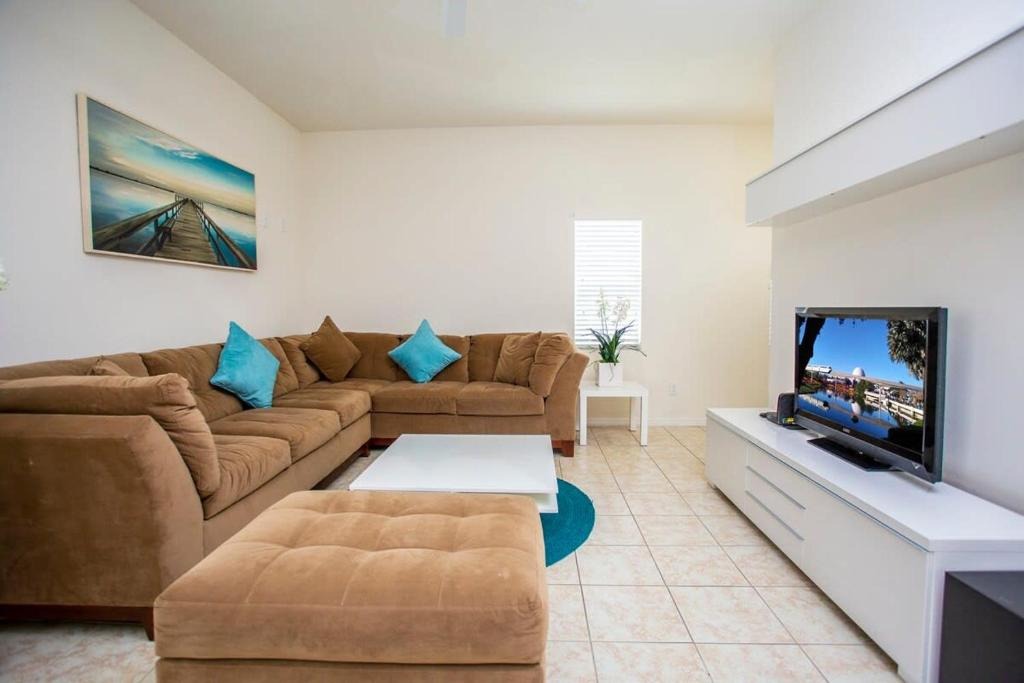 4 bedroom vacation townhouse at Bella Vida - Image 3