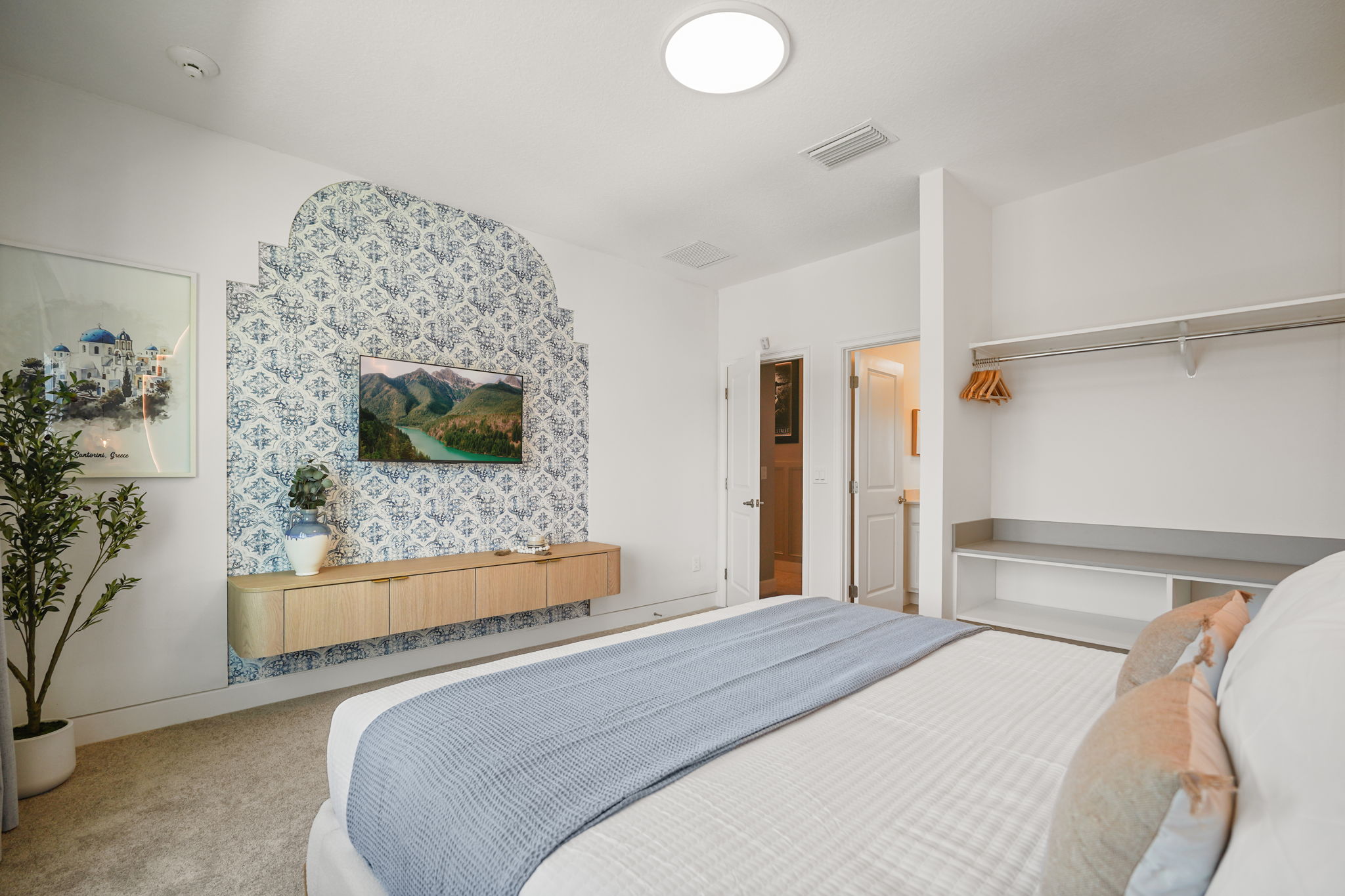Greece-Themed Bedroom — 11078 Moray Bay Avenue, photo 30 of 118
