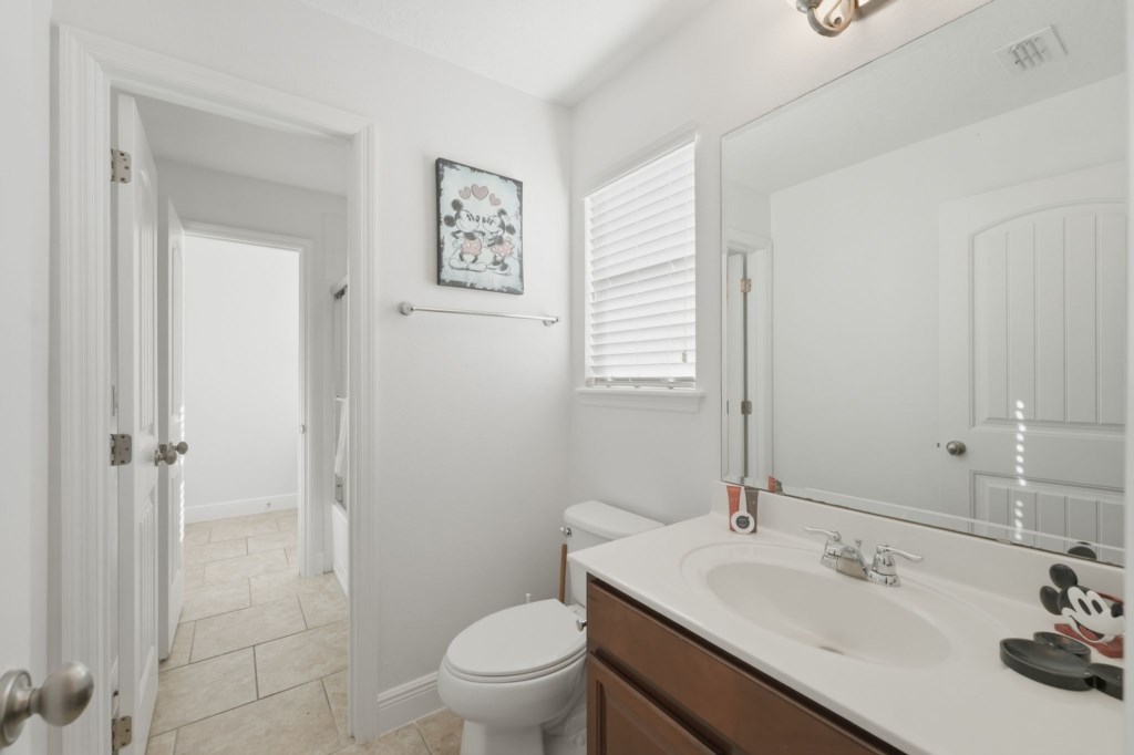 Jack N Jill Bathroom connected to Monsters Inc and Mickey Room. 