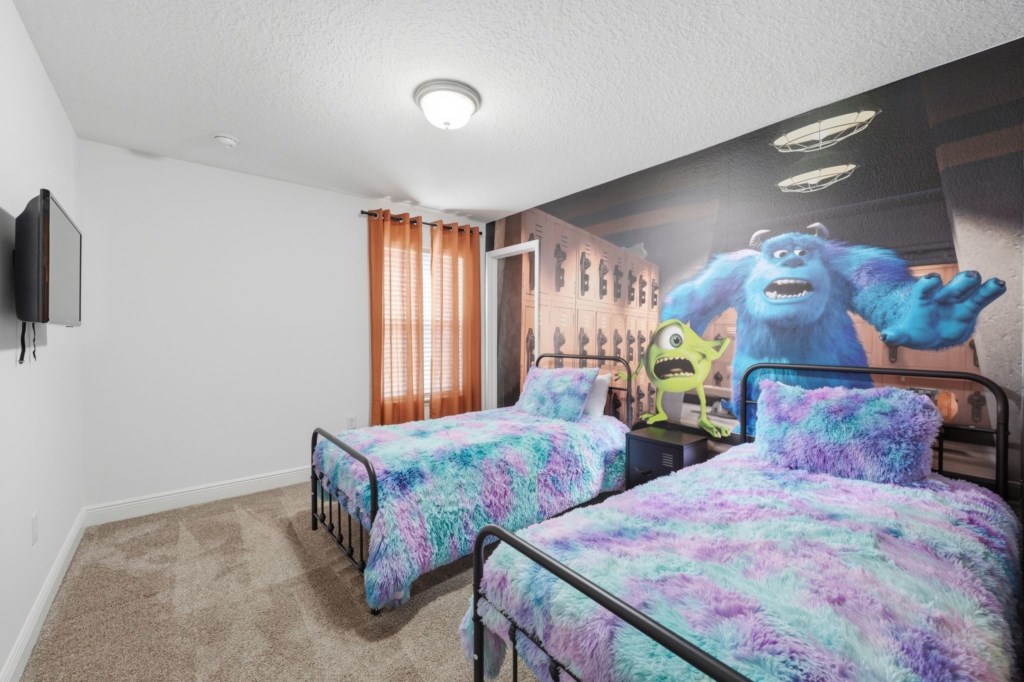 Monsters Inc - 2 Twin Beds ((Jack n Jill Bathroom with Mickey Room)