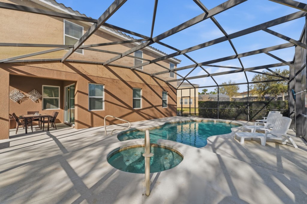 Pool and Jacuzzi - Additional fee applies for heating 
