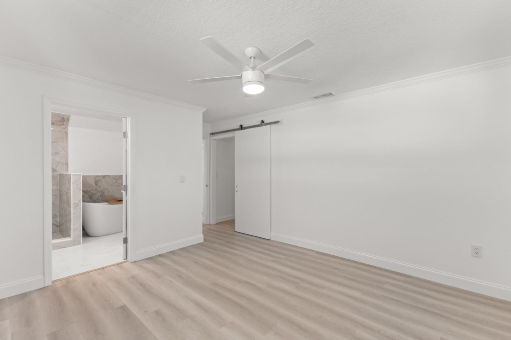 21-4426HelenaStNE-18