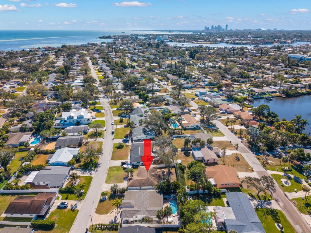 Easy Drive to DT St Pete