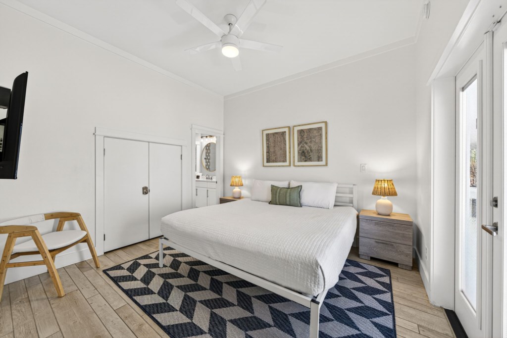King Room With Private Bathroom On 1st Floor