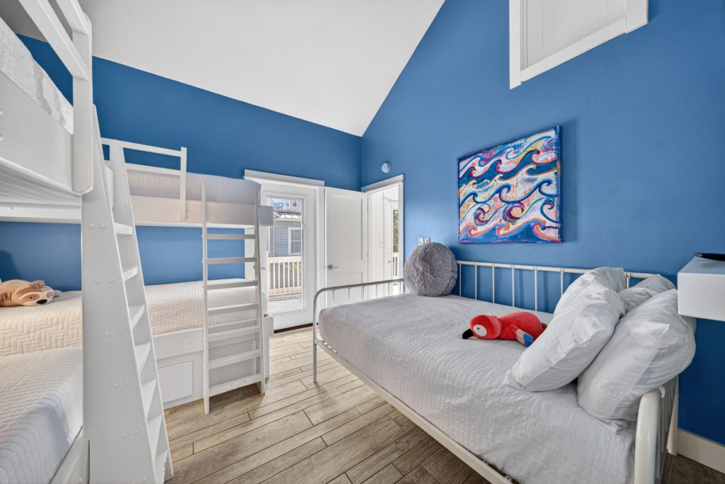 Bunk Room With Private Bathroom On 2nd Floor