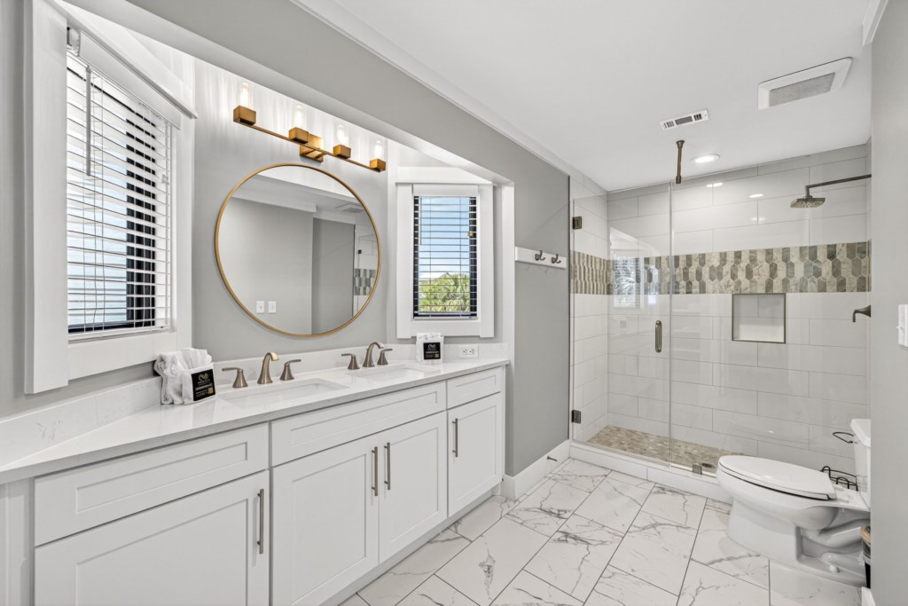 Private King Bathroom On 2nd Floor