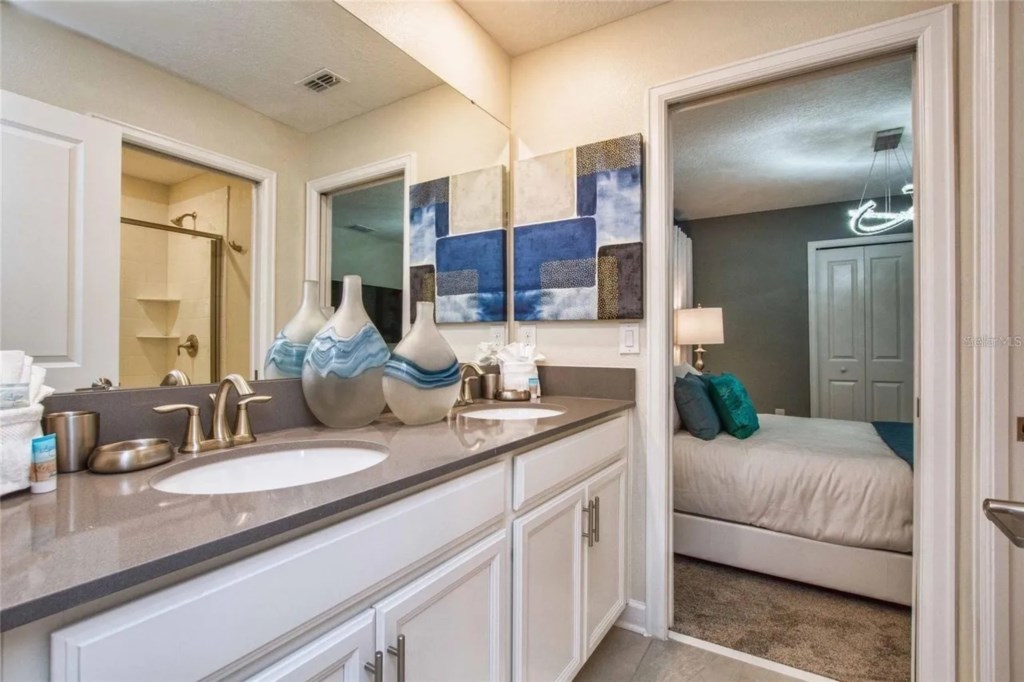 7 bedroom vacation house at Storey Lake - Image 43