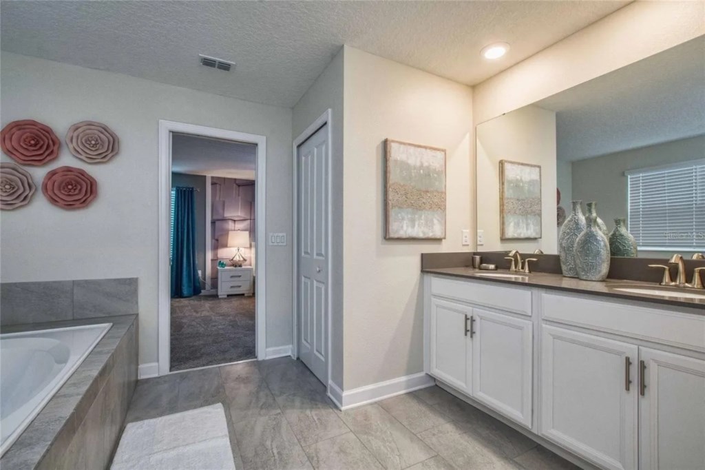 7 bedroom vacation house at Storey Lake - Image 45