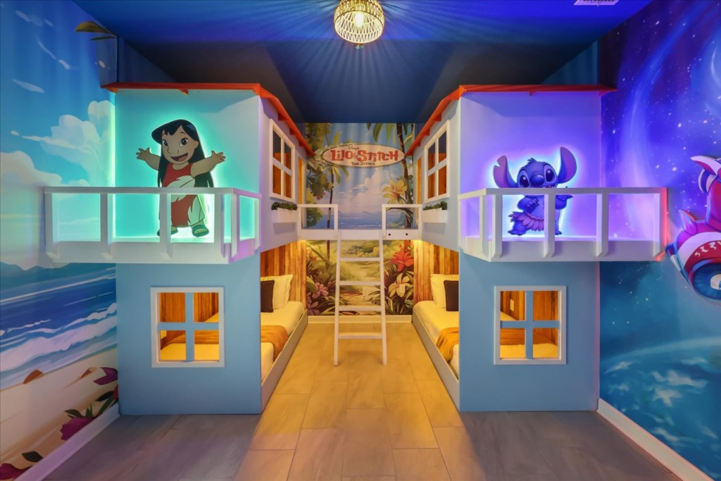 7 bedroom vacation house at Storey Lake - Image 1