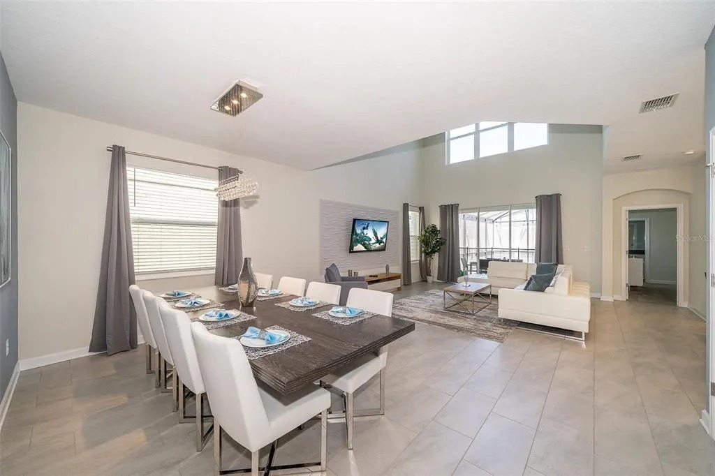 5 bedroom vacation house at Storey Lake - Image 4