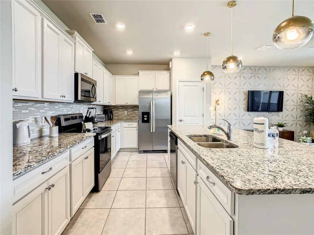 5 bedroom vacation townhouse at Windsor Island Resort - Image 10