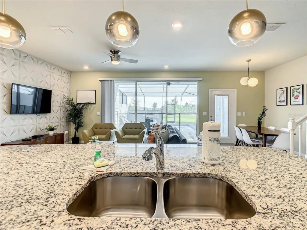 5 bedroom vacation townhouse at Windsor Island Resort - Image 11