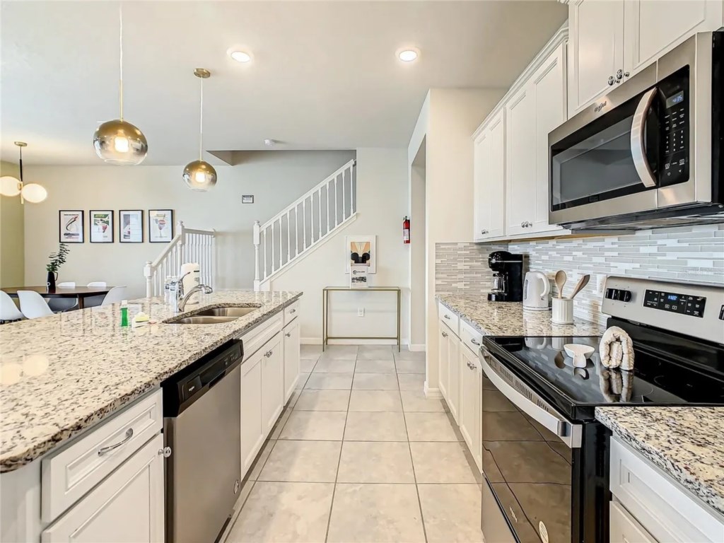 5 bedroom vacation townhouse at Windsor Island Resort - Image 14