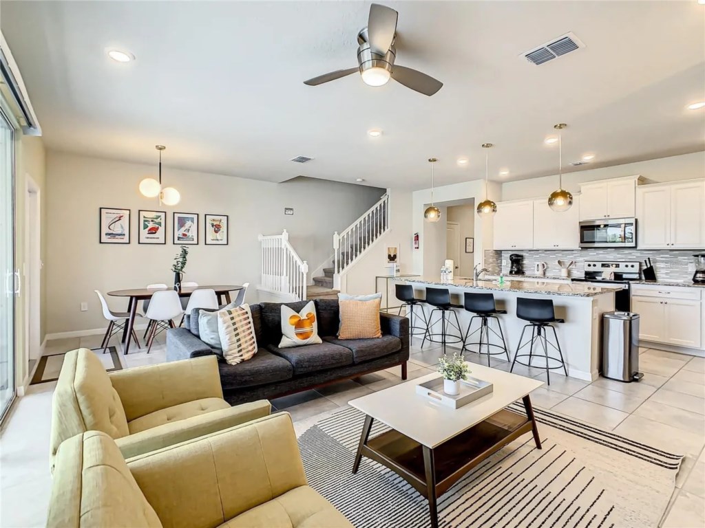 5 bedroom vacation townhouse at Windsor Island Resort - Image 2