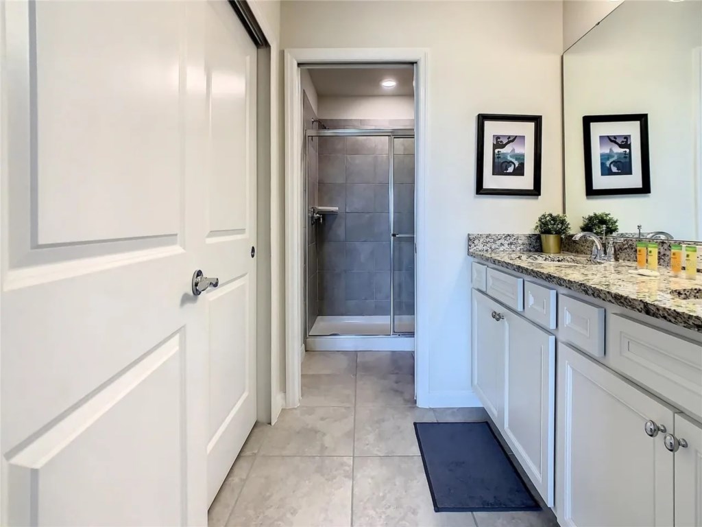 5 bedroom vacation townhouse at Windsor Island Resort - Image 40