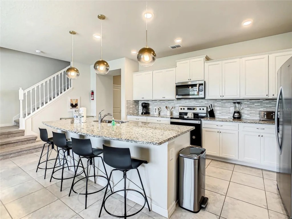 5 bedroom vacation townhouse at Windsor Island Resort - Image 8