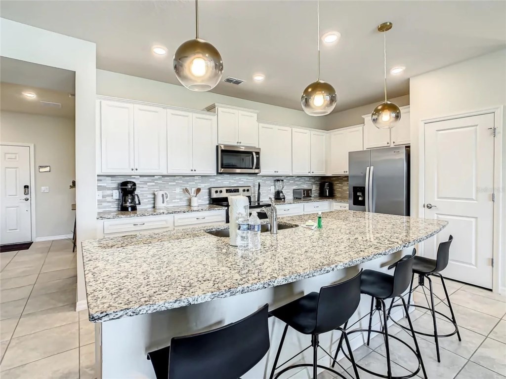 5 bedroom vacation townhouse at Windsor Island Resort - Image 9