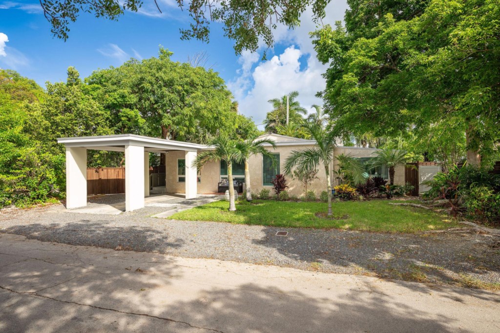 Island Time Escape - Charming Family Retreat