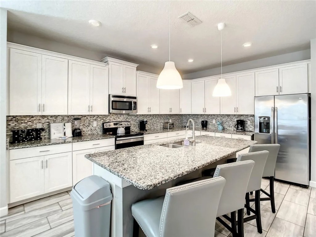 6 bedroom vacation house at Storey Lake - Image 10