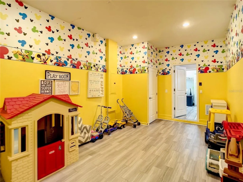 6 bedroom vacation house at Storey Lake - Image 16