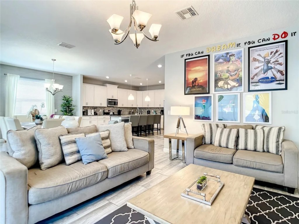 6 bedroom vacation house at Storey Lake - Image 2