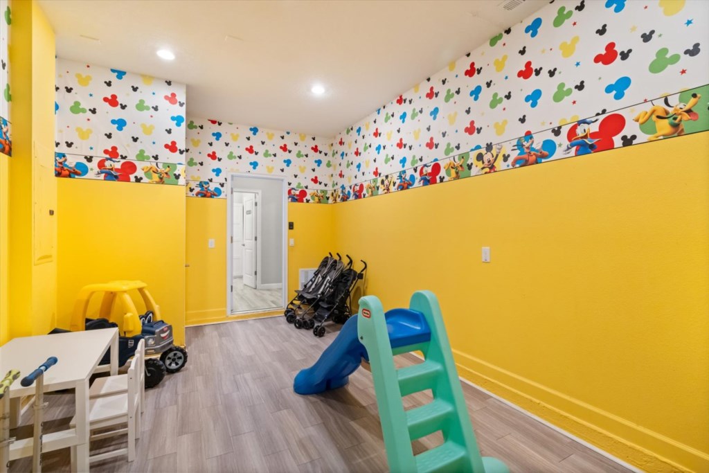 6 bedroom vacation house at Storey Lake - Image 10