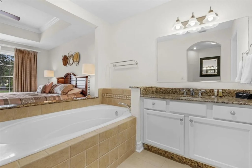 3 bedroom vacation townhouse at Reunion - Image 20