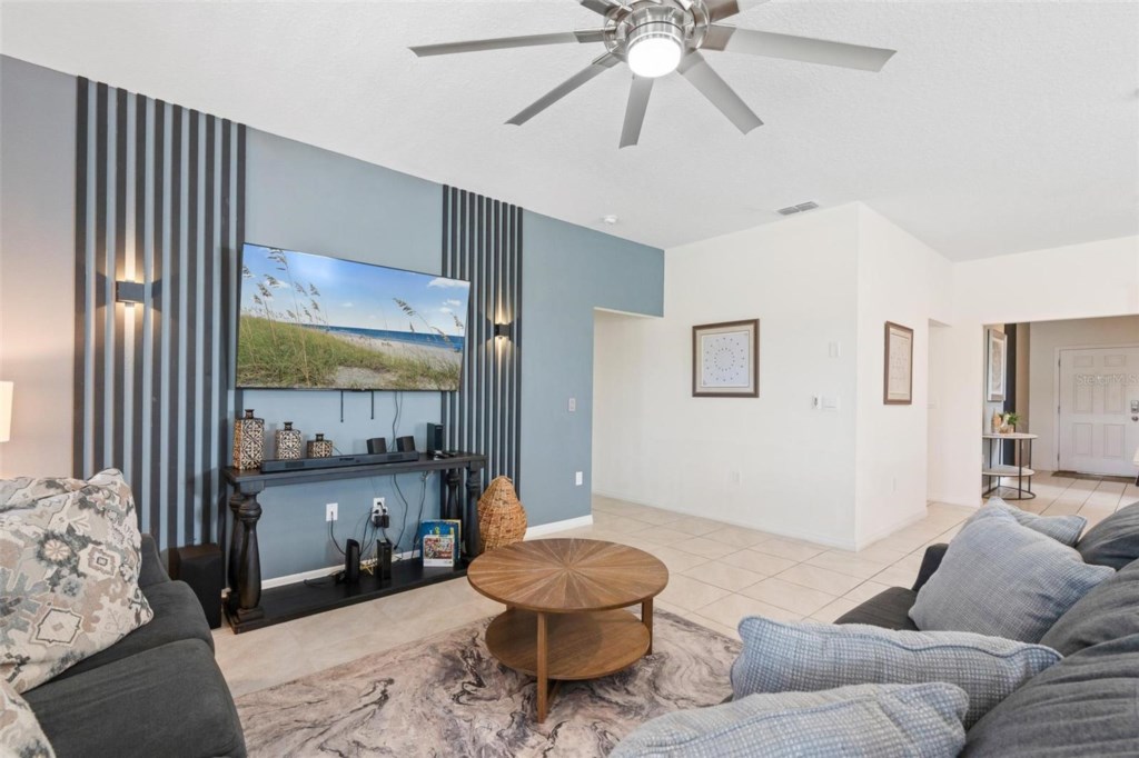 6 bedroom vacation house at Solterra - Image 3