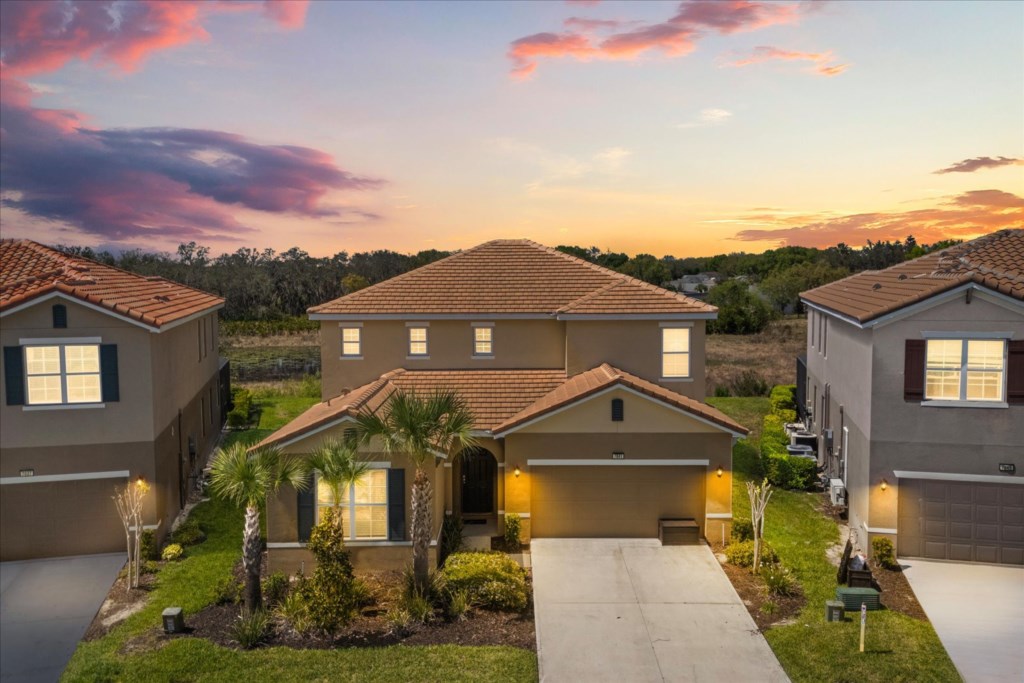 6 bedroom vacation house at Solterra - Image 1