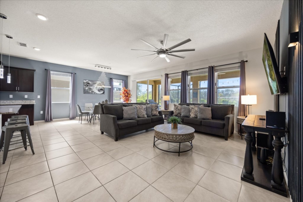 6 bedroom vacation house at Solterra - Image 2