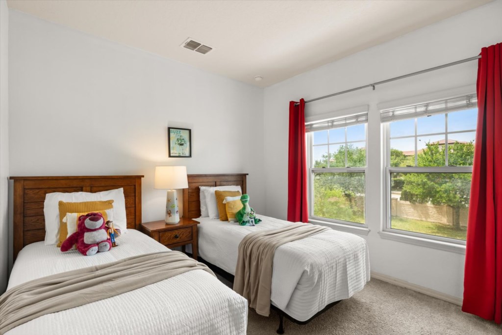 4 bedroom vacation townhouse at West Lucaya - Image 16