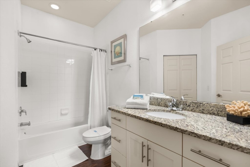 4 bedroom vacation townhouse at West Lucaya - Image 20