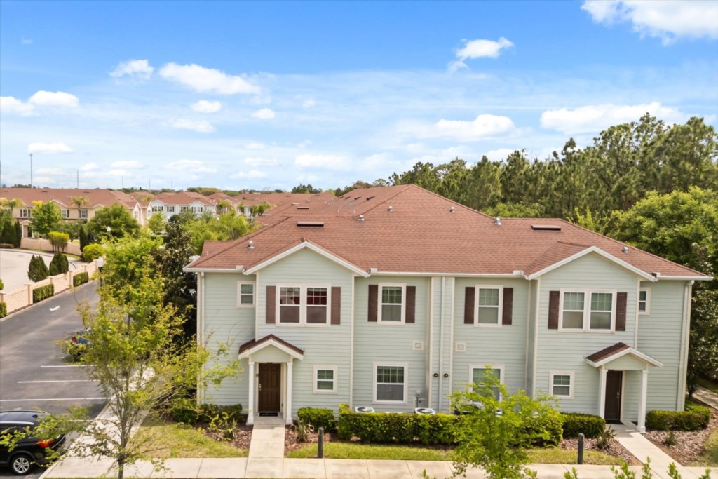 4 bedroom vacation townhouse at West Lucaya - Image 25