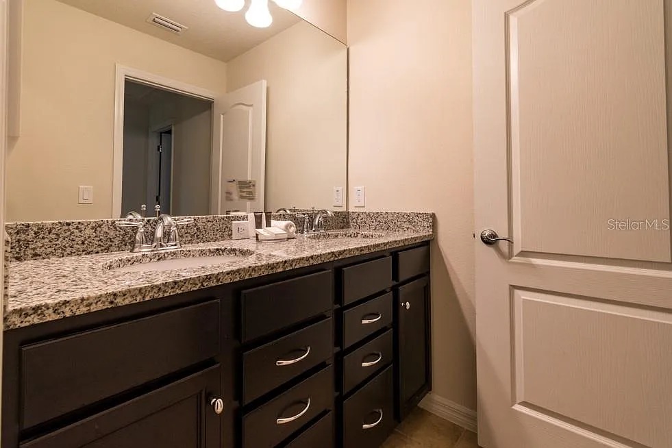 6 bedroom vacation house at Windsor at Westside  - Image 27