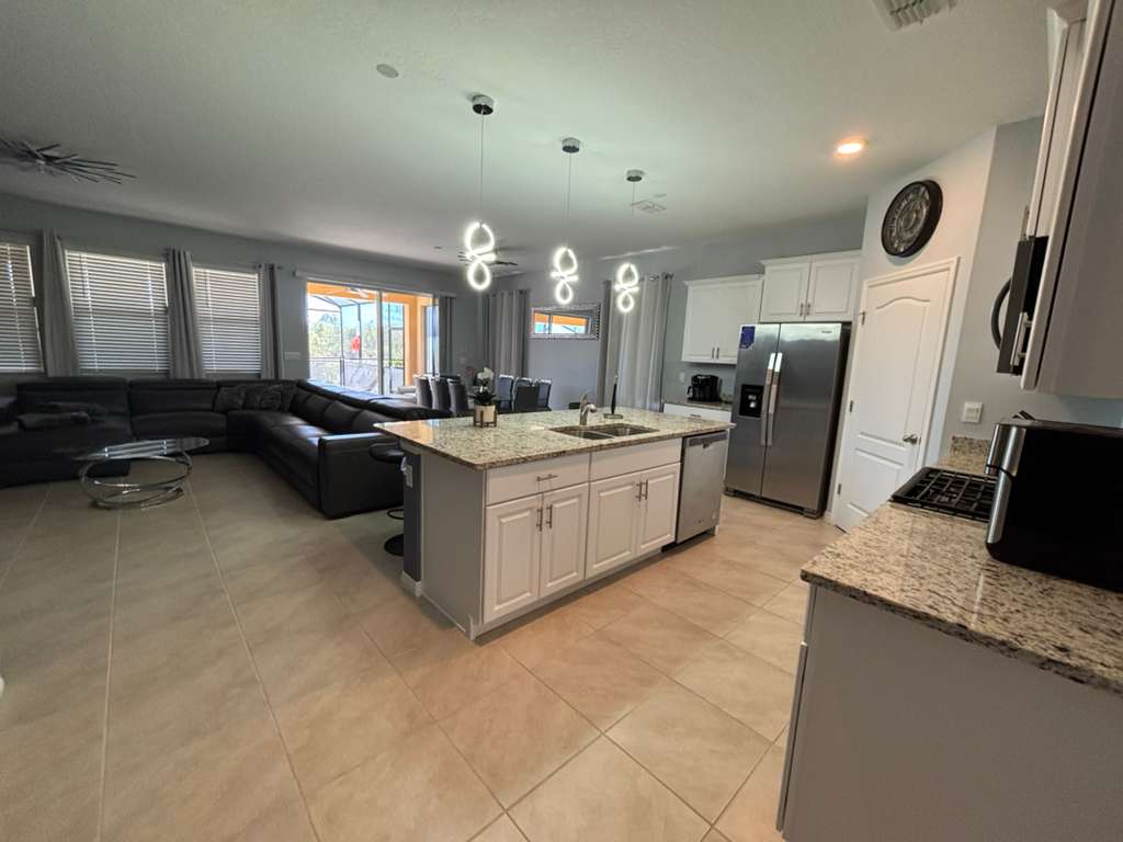 6 bedroom vacation house at Solterra - Image 3