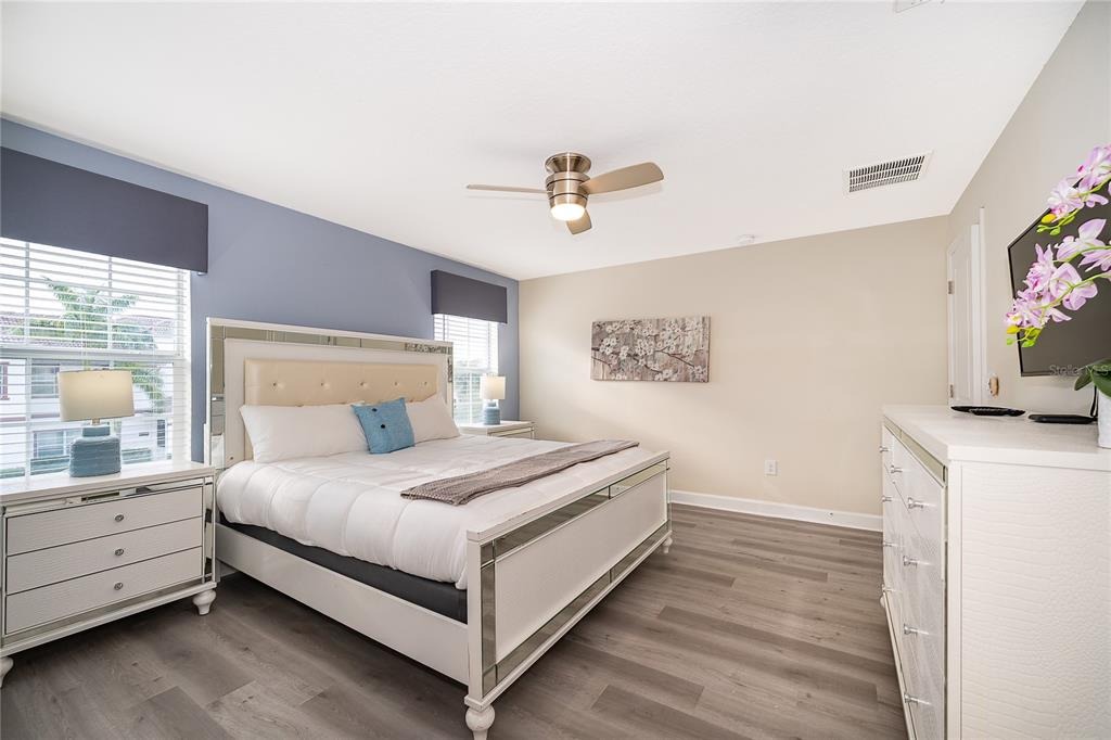 4 bedroom vacation townhouse at Storey Lake - Image 11