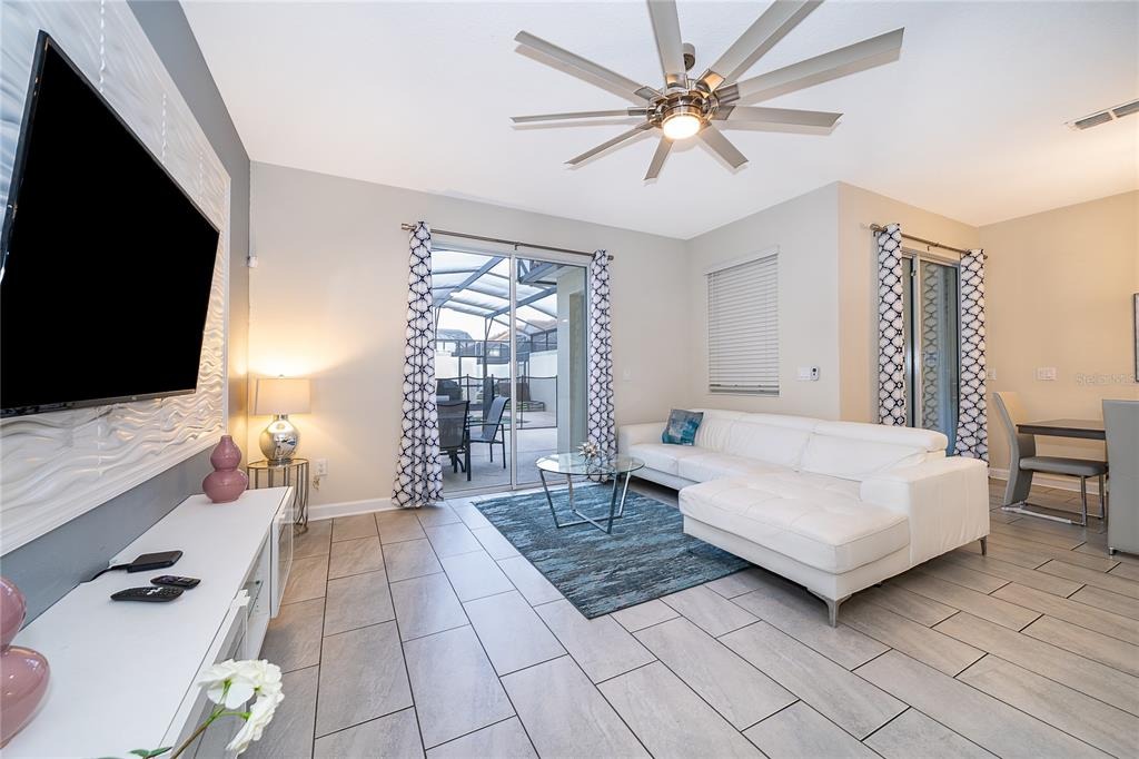 4 bedroom vacation townhouse at Storey Lake - Image 4