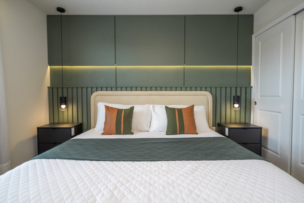 King size en-suite 2nd floor with TV