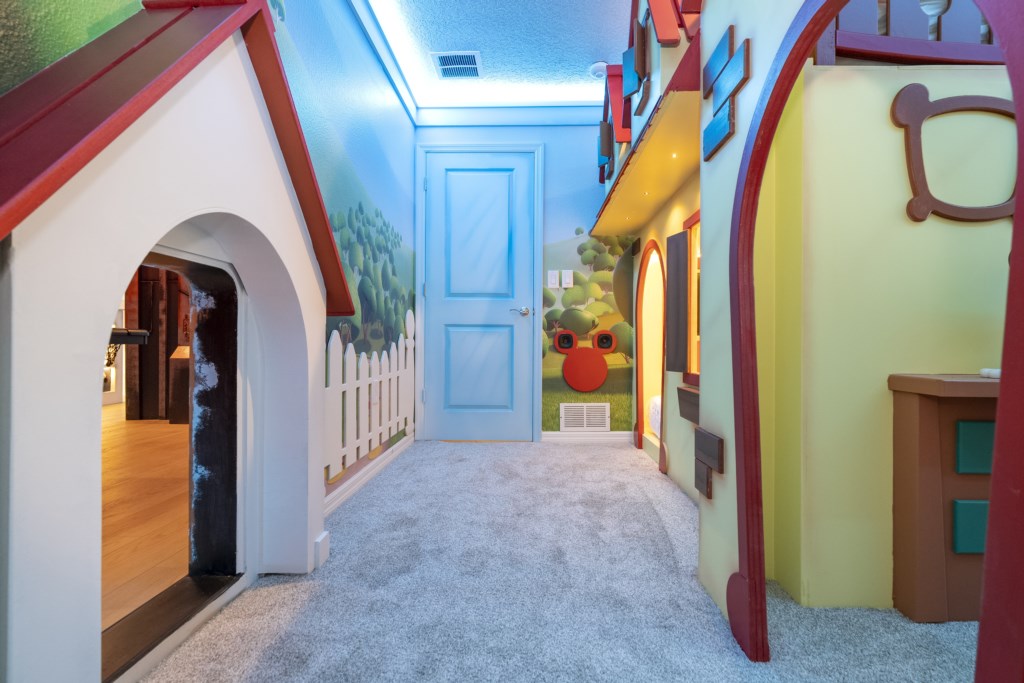 Mickey Clubhouse themed bedroom w/ bunk bed full over full & TV