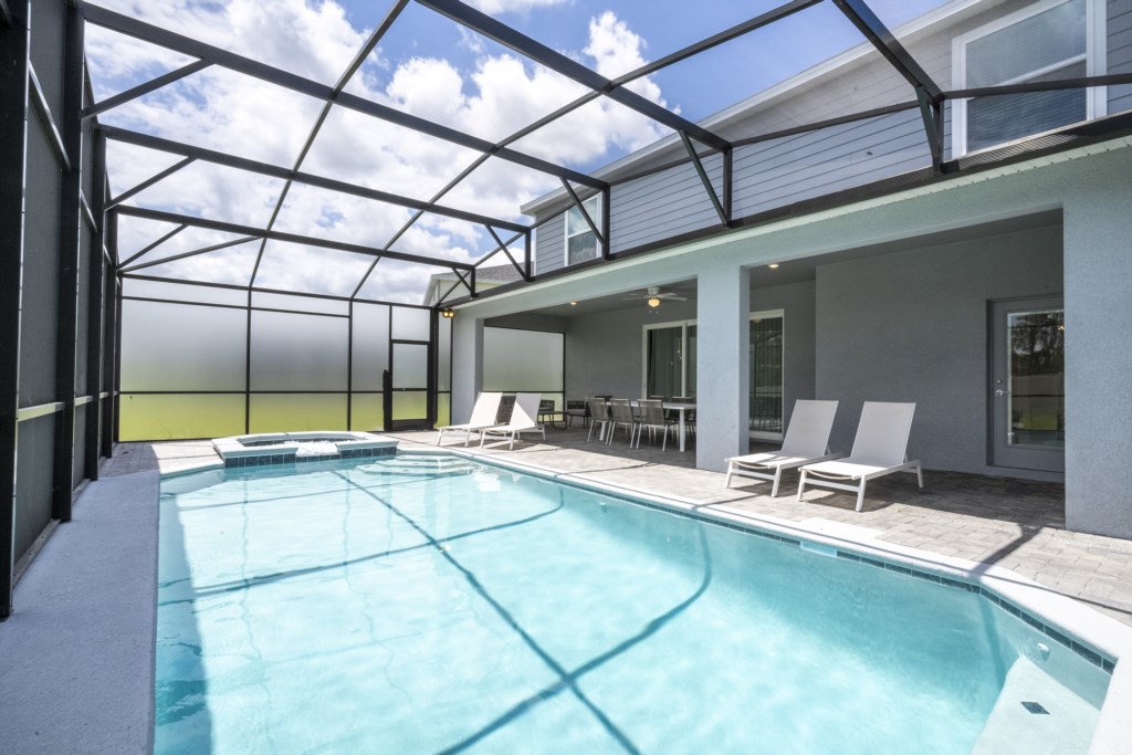 Property private swimming pool w/ spa (pool and spa heat is available for an additional charge)