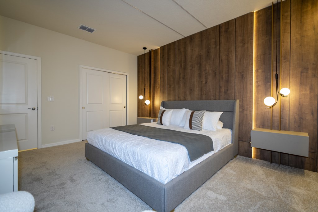 Guest king bedroom 1st floor
