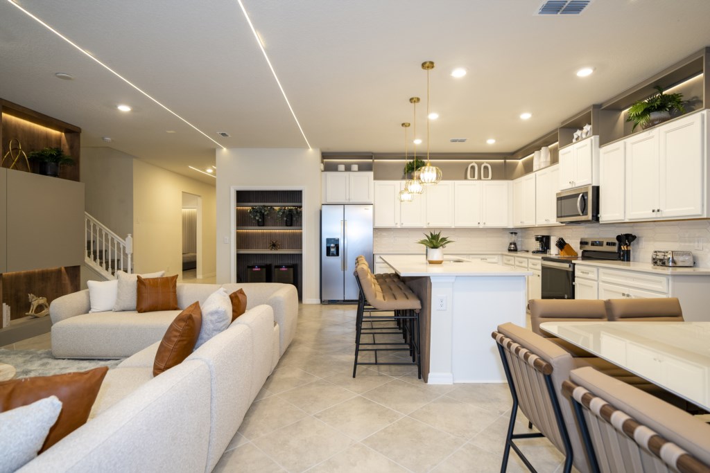 Open floor concept living & dining