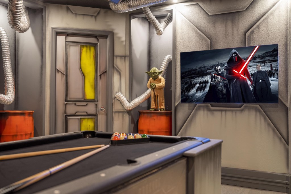 Themed loft area