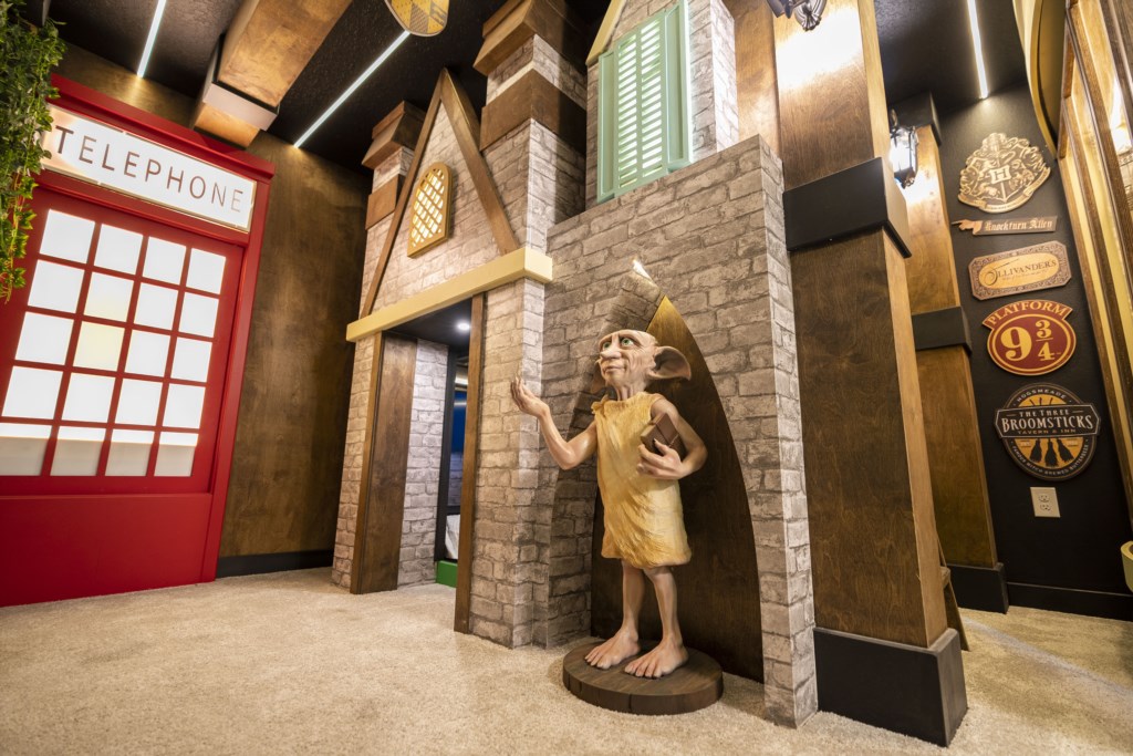 Harry Potter Themed ensuite w/ TV and full over full beds. 