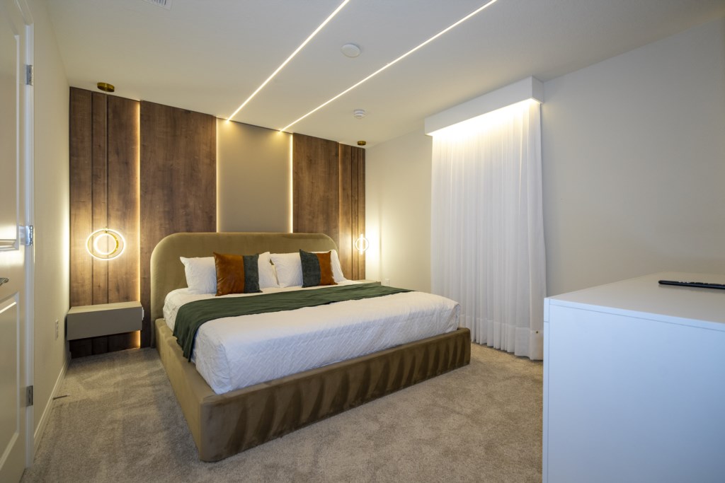 King guest bedroom w/ TV