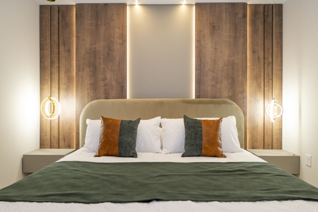 King guest bedroom w/ TV