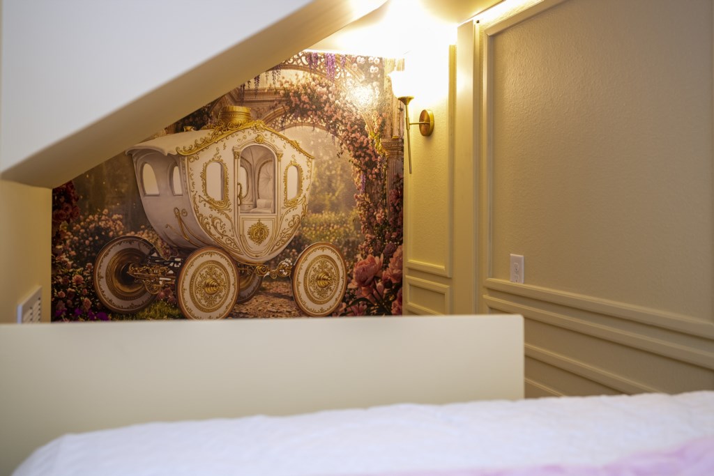 Princess Themed Bedroom w/ Full over Full beds