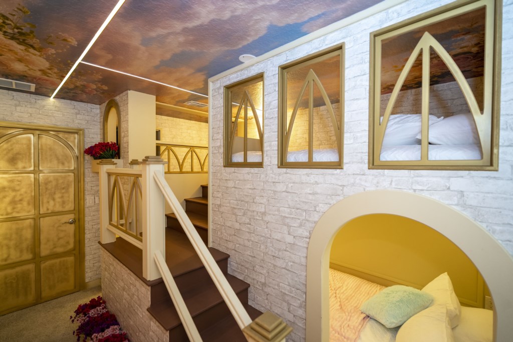 Princess Themed Bedroom w/ Full over Full beds
